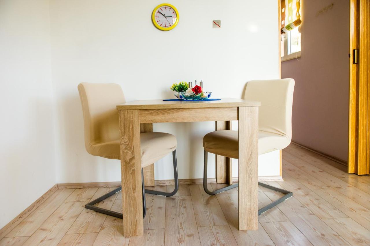 Apartments Nino Podstrana Luaran gambar