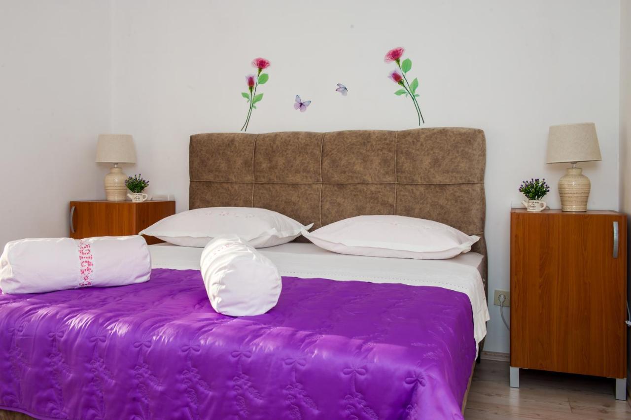 Apartments Nino Podstrana Luaran gambar