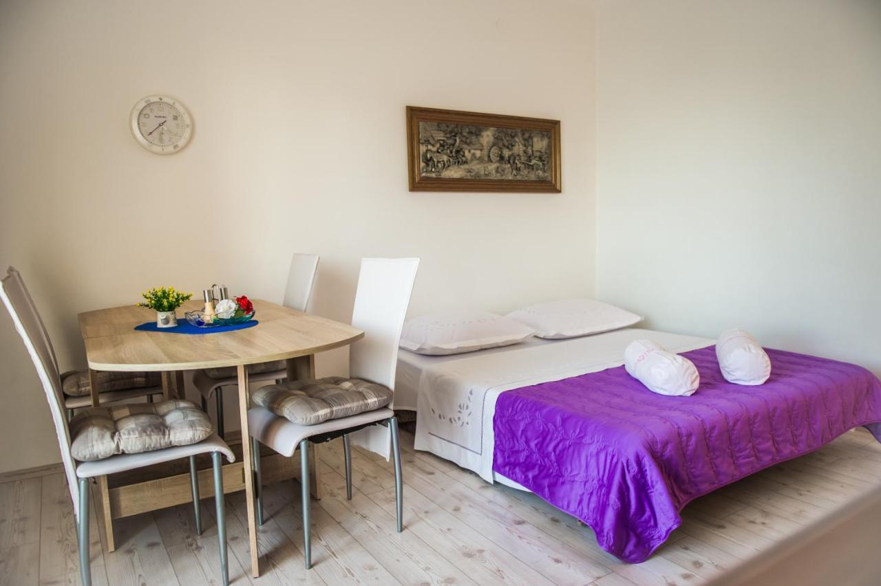 Apartments Nino Podstrana Luaran gambar
