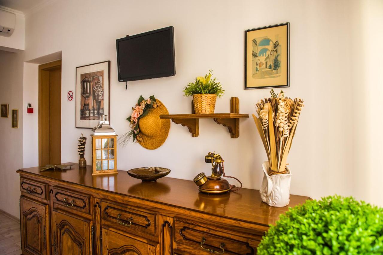 Apartments Nino Podstrana Luaran gambar