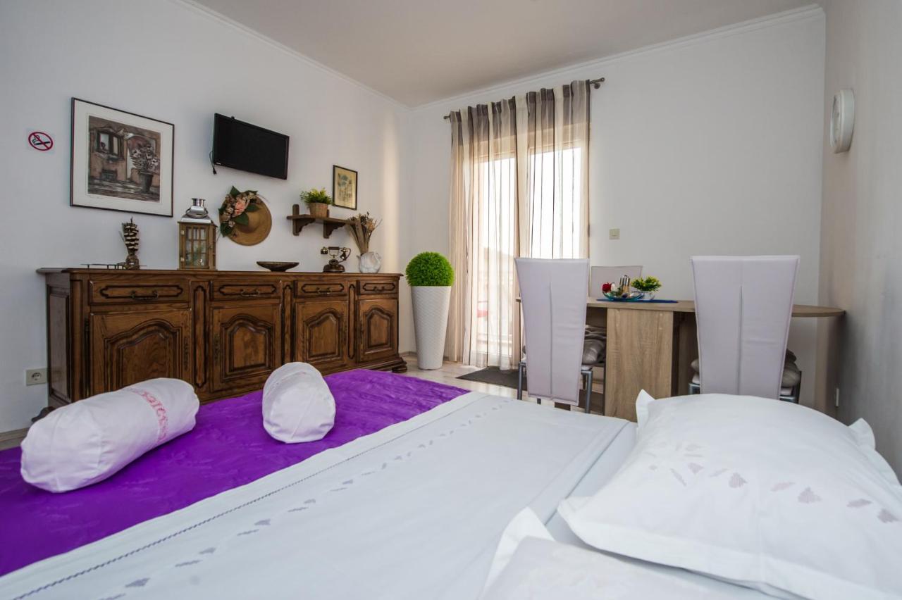 Apartments Nino Podstrana Luaran gambar