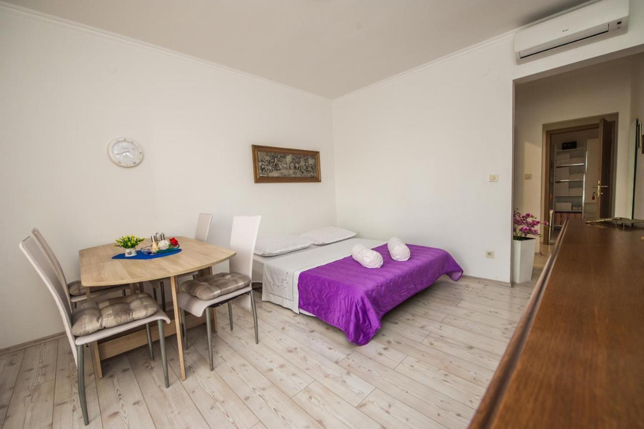 Apartments Nino Podstrana Luaran gambar