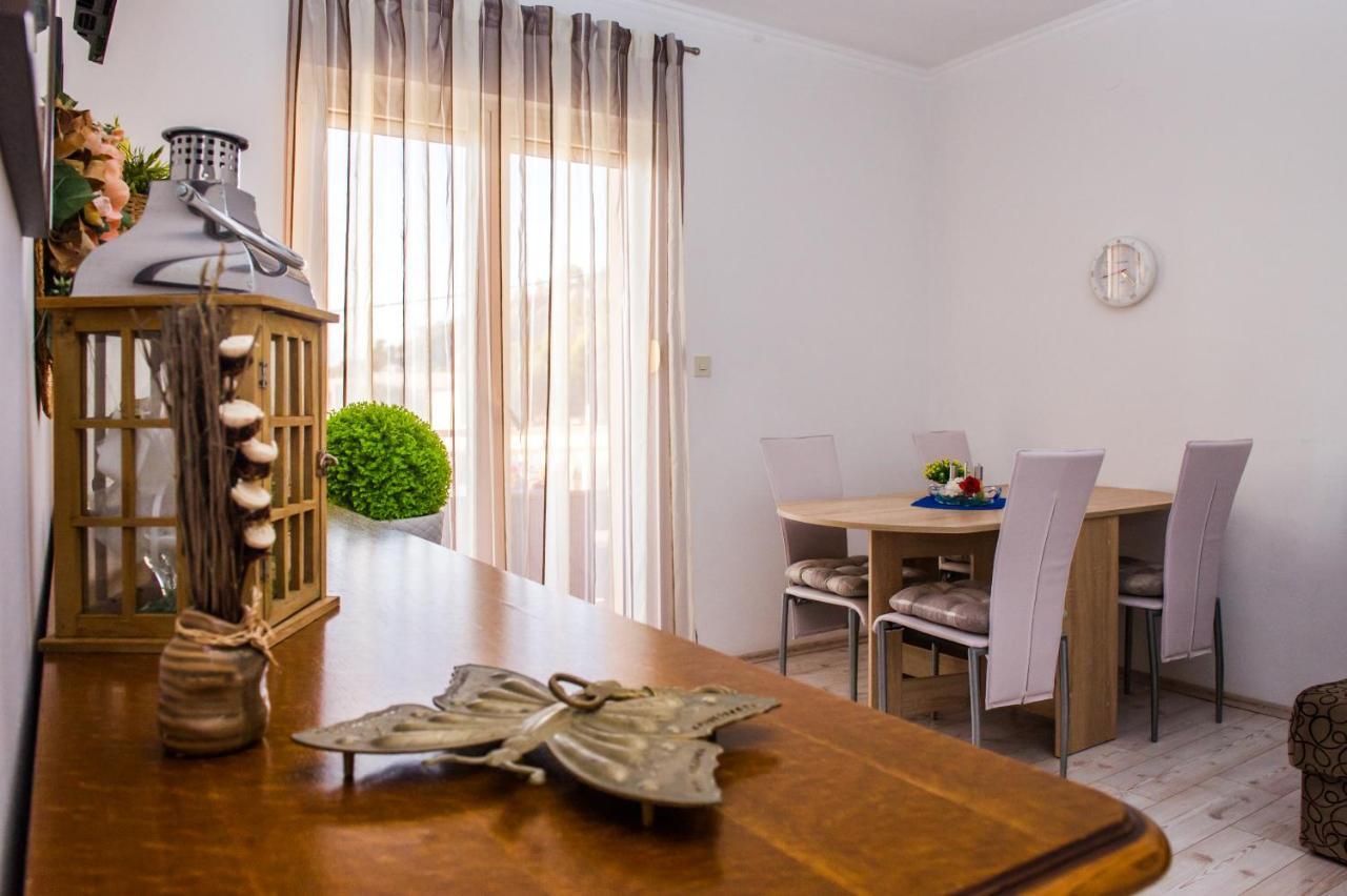 Apartments Nino Podstrana Luaran gambar