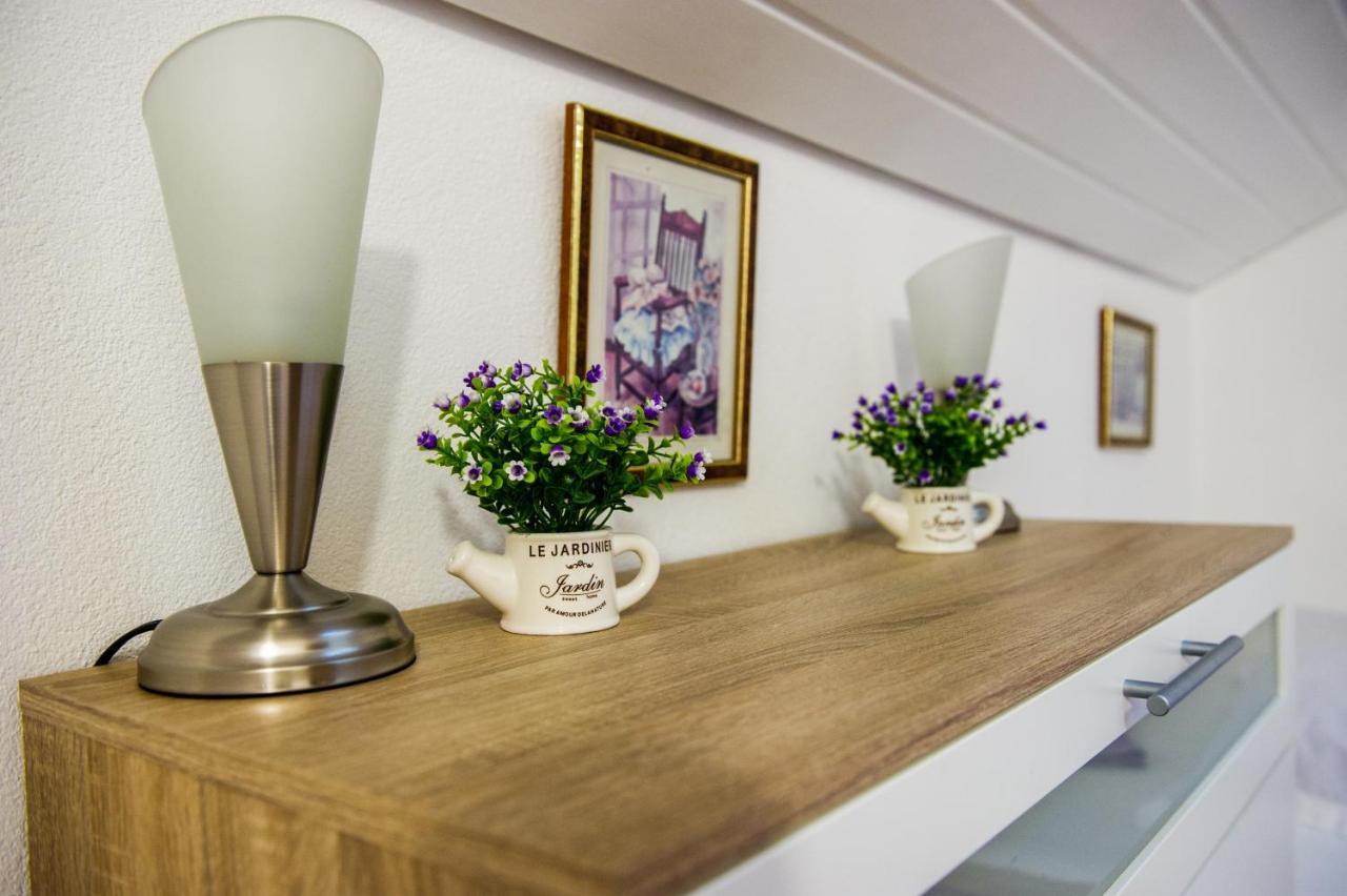 Apartments Nino Podstrana Luaran gambar